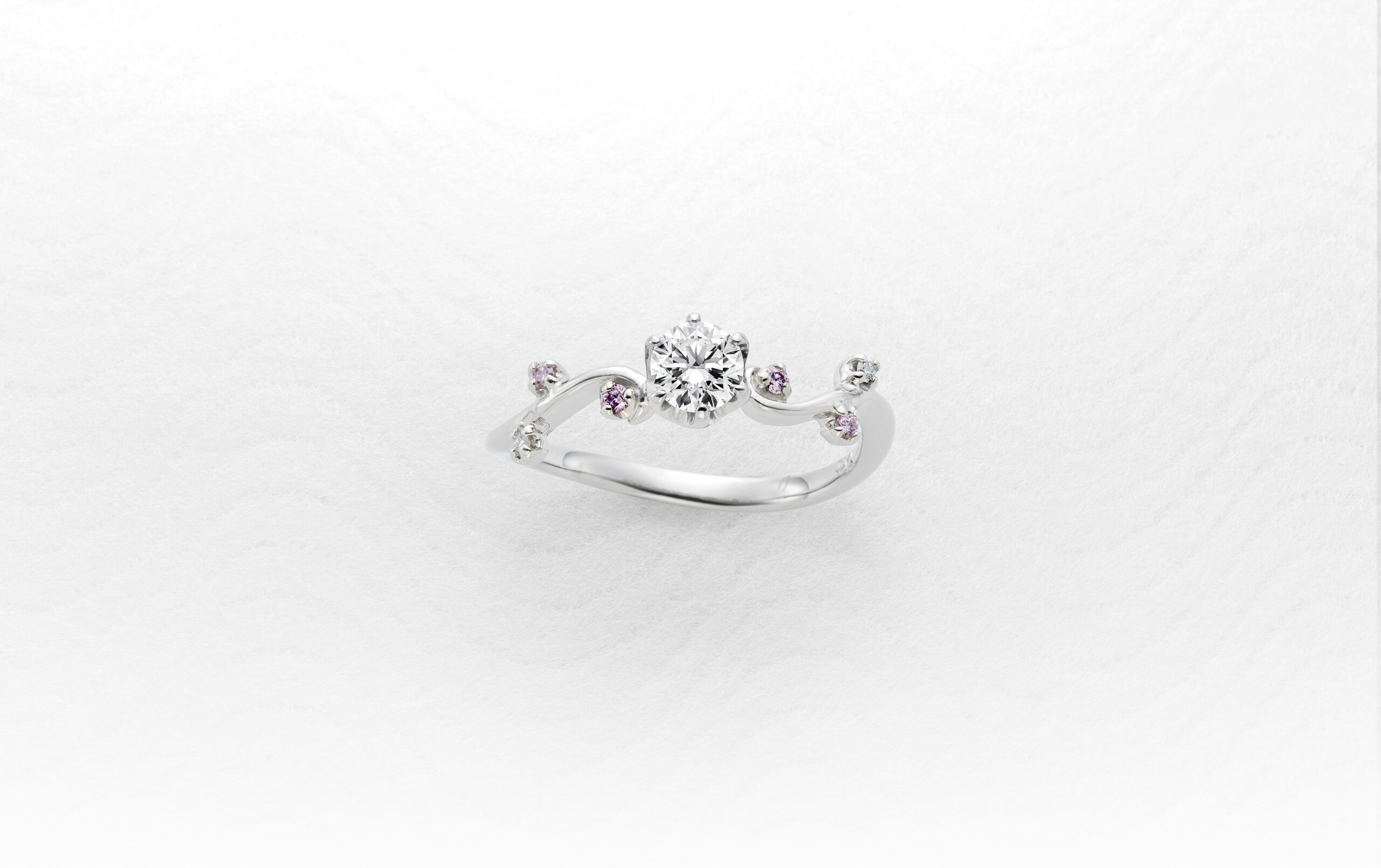 花蕾_正面ナナメ