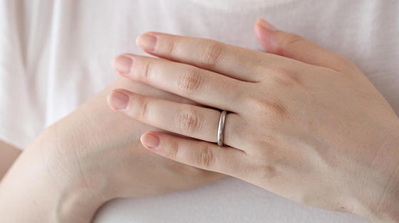結婚指輪で変形にしにくい素材とは？