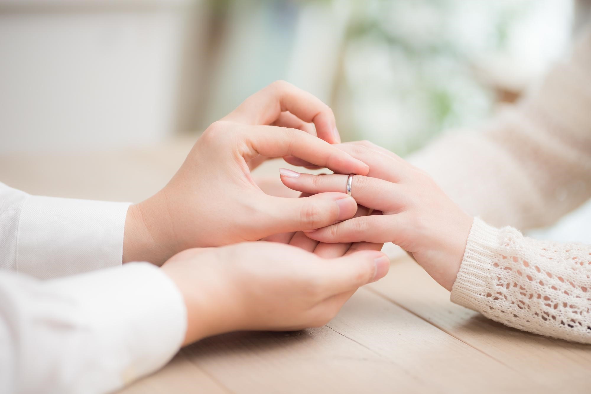 プロポーズを決心した男性なら知っておきたい、婚約指輪の基本のキ