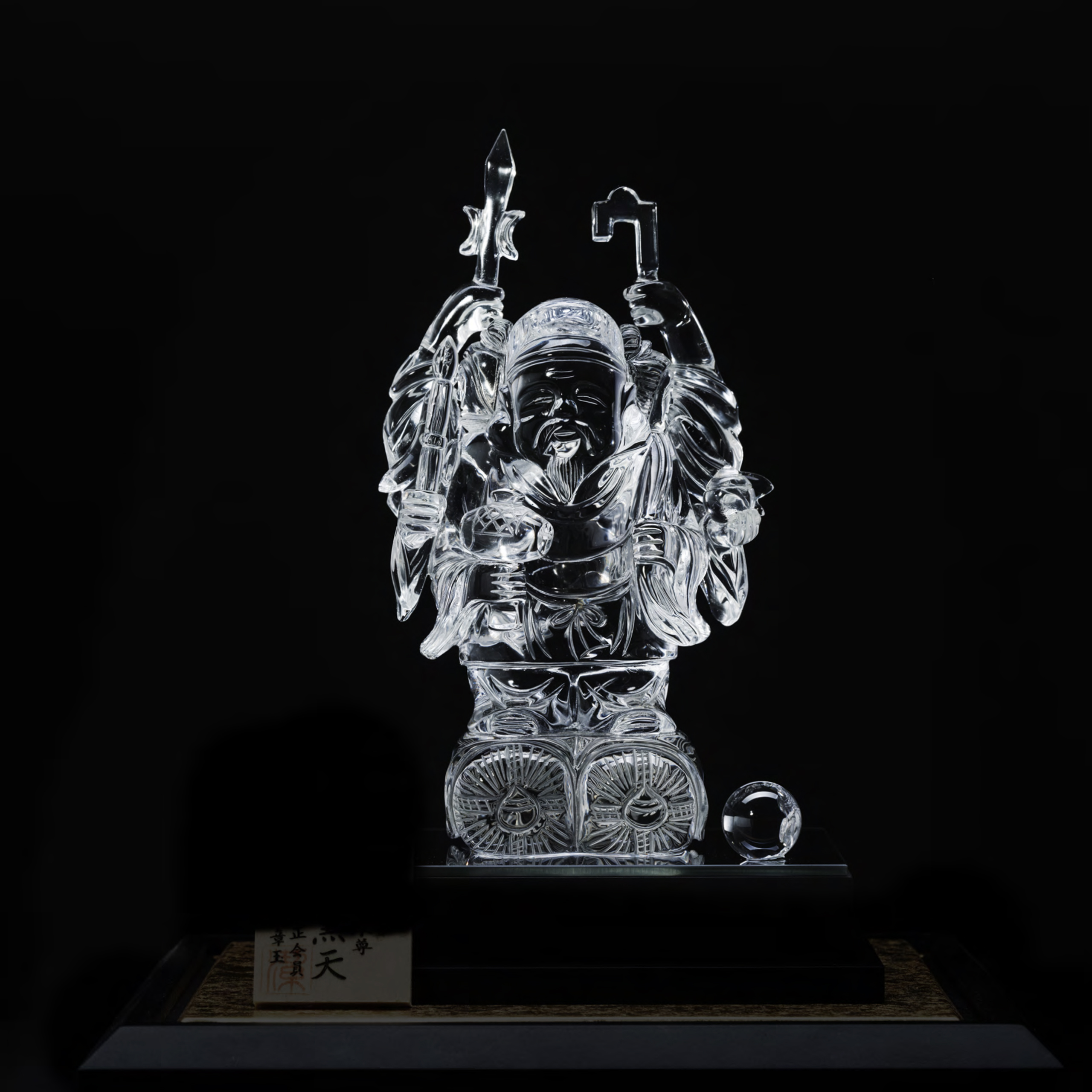 水晶彫刻　三面大黒天