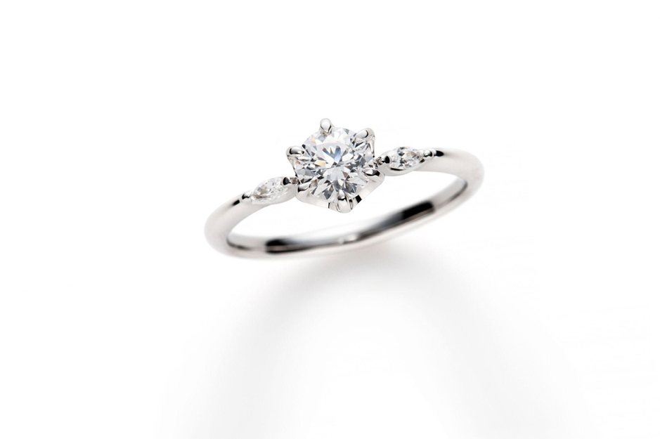 プロポーズで贈る婚約指輪を購入するまでの流れ