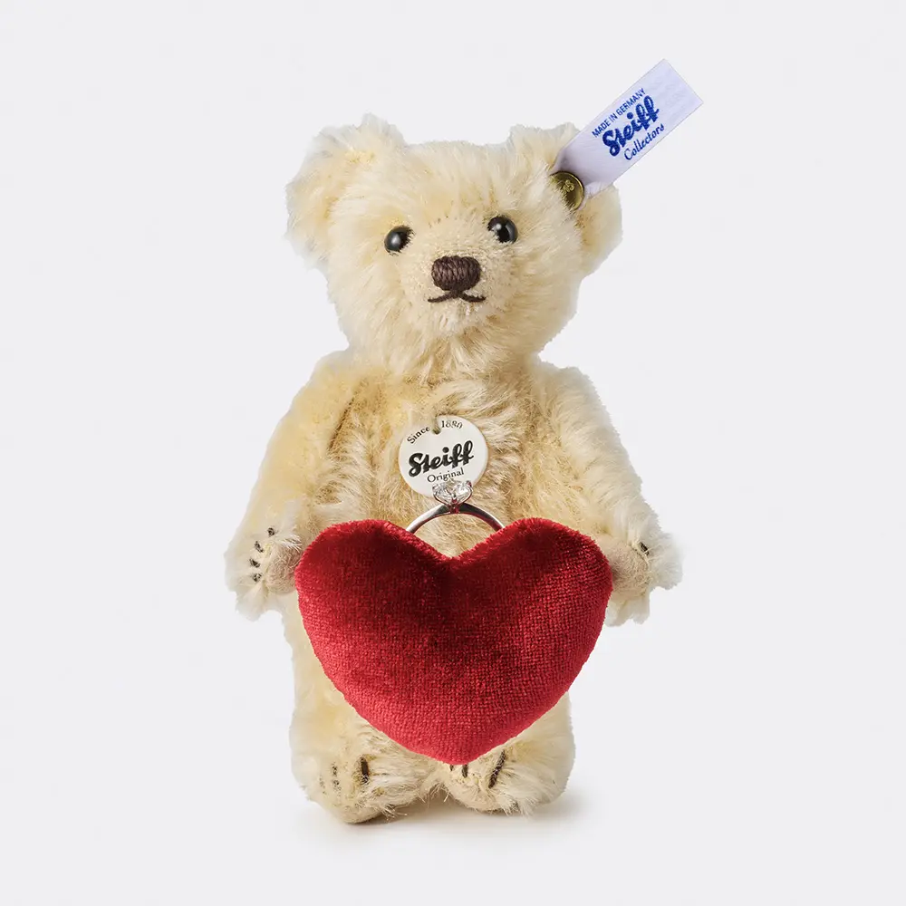 Steiff ビジュピコ　ハート　リング入れ　ぬいぐるみ　テディベア Steiff × BIJOUPIKO RING BEARER BEIGE の婚約指輪 | ビジュピコ