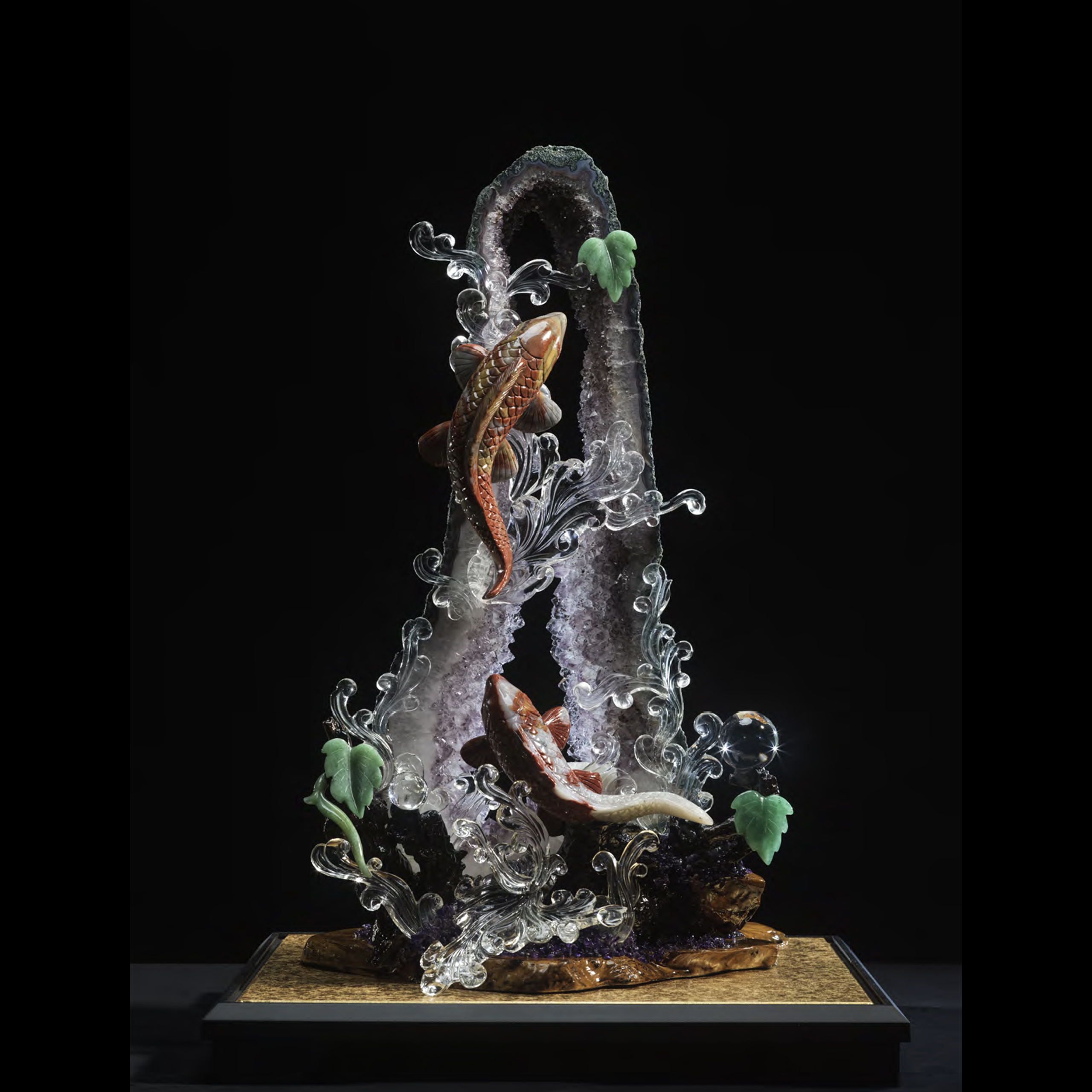 水晶彫刻　登竜門