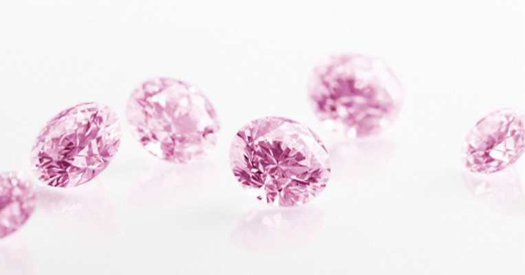 希少価値の高いピンクダイヤとピンクサファイア